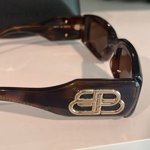Balenciaga sunglasses brown logo gold BB